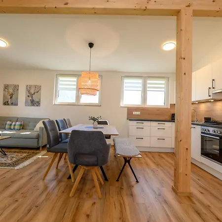 Konukevi Daszimmermann Fruehstueckspension