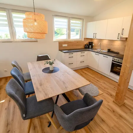 Konukevi Daszimmermann Fruehstueckspension *